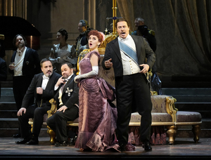 Review: Met Audience Tips Its Hat to FEDORA on New Year's Eve Image