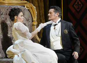 Review: Met Audience Tips Its Hat to FEDORA on New Year's Eve Image