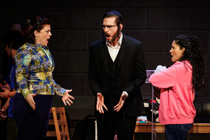Review: New York Becomes HOMETOWN to Kaminsky-Reed Opera About ICE Raid on Slaughterhouse in Iowa Image