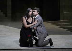 Review: Splendid Singing, Erratic Direction Mark the Met's New DON GIOVANNI from Van Hove Image