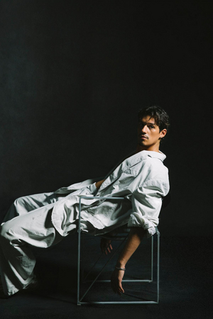 Video: Omar Apollo Shares New Music Video for 'Ice Slippin' Image