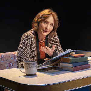 Photos: Carmen Cusack and Gina Torres in PEN PALS Photo