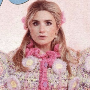 Harriet Kemsley Extends FLOOZY Tour Across the UK Due to High Demand Video