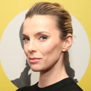 Betty Gilpin Describes State of Broadway as a ‘Game for Movie Stars’ to ‘Get Bu Photo