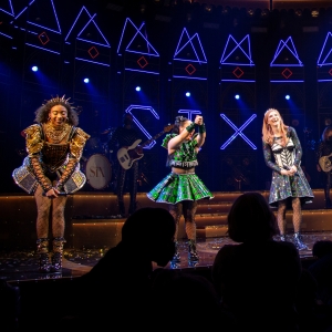 Woman Uses SIX THE MUSICAL Song to 'Calm Down' During C-Section