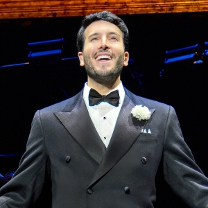 Photos: Sebastián Yatra in CHICAGO on Broadway Photo