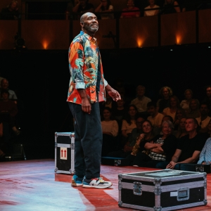Photos: Lenny Henry in EVERY BRILLIANT THING @sohoplace Photo