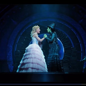Video: Stephen Schwartz Attends WICKED Premiere&nbsp;At&nbsp;Dubai Opera Photo