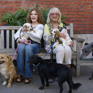Photos: Dame Elaine Paige and Bernadette Peters Host WEST END WOOFS 2026 Photo