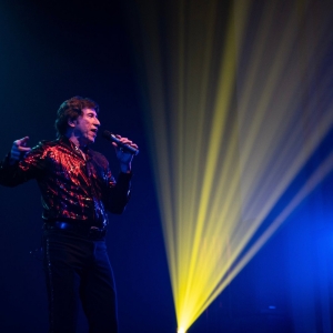 A NEIL DIAMOND STORY Comes to Raue Center For The Arts in May Video