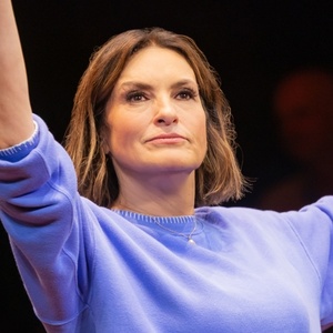 Photos: First Look at Mariska Hargitay in EVERY BRILLIANT THING Photo