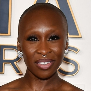 Photos: Cynthia Erivo, Kevin Cahoon & More Hit the CMAs Red Carpet