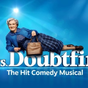Full Cast Set For MRS DOUBTFIRE UK and Ireland Tour Photo