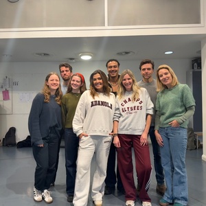 Cast Set For UK Tour of SINGLE WHITE FEMALE Photo