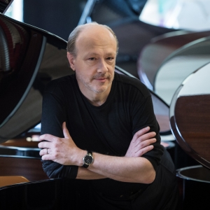 Los Angeles Chamber Orchestra Features Celebrated Pianist Marc-André Hamelin On All- Photo