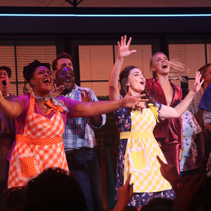 WAITRESS Teases Upcoming US Tour In Honor of 10th Anniversary Photo