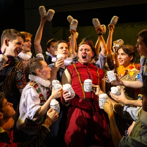 Photos: First Look at KISS ME, KATE at the Curve Theatre, Leicester Photo