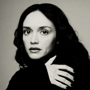 Joe Lycett and Olivia Cooke Join WHITE RABBIT RED RABBIT Photo