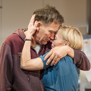Photos: Clive Owen and Saskia Reeves Star In END At The National Theatre Photo