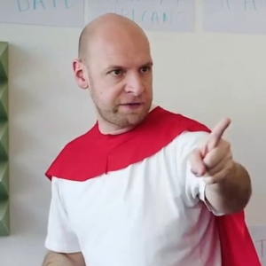 Video: Behind the Scenes of Alistair Mcdowall's CAPTAIN AMAZING At Southwark…