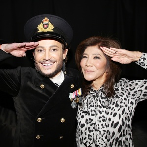 Photos: Julie Chen, Marissa Jaret Winokur & Iain Armitage Visit TITANIQUE Photo