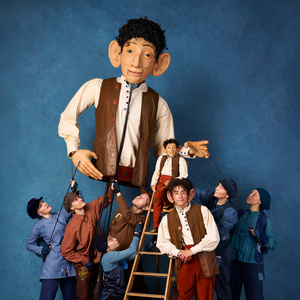 Royal Shakespeare Theatre Unveils First Look At THE BFG 12-Foot Giant Puppet Photo