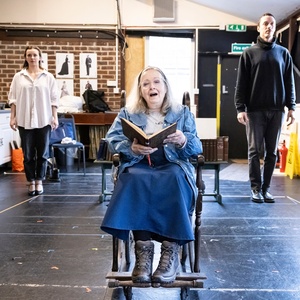 Photos: In Rehearsal For VICTORIA: A QUEEN UNBOUND at the Watermill Theatre Video