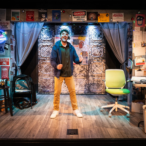 Photos: FULLY COMMITTED Starring Mike Newquist Returns to Chicago at The Den Theatre Photo