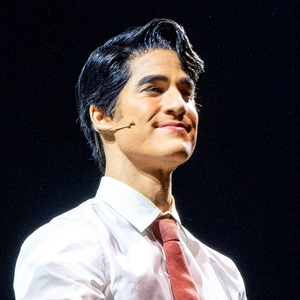 Video: Inside Darren Criss' Final Performance in MAYBE HAPPY ENDING Photo