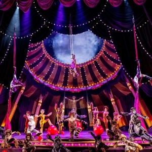 Photos: Circus-Themes CATS Soars At Chicagos Paramount Theatre Photo