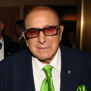 Influential Record Producer and Music Executive Clive Davis Passes Away at 94 Photo