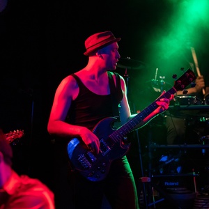 FLANNEL: A 90S ROCK MUSICAL Will Come to Columbus Photo