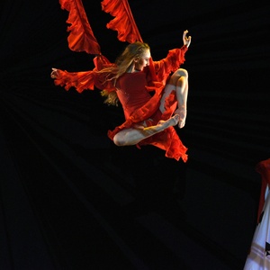 MOMIX Returns To The Joyce With ALICE Photo