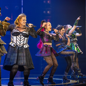 Photos: SIX THE MUSICAL Opens in Melbourne Photo