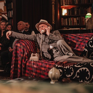 Photos: Jesse Tyler Ferguson as Truman Capote in TRU Off-Broadway Photo
