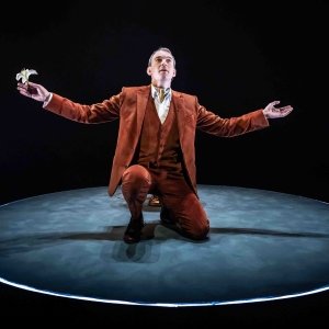 Photos: First Look at Alastair Whatley in THE IMPORTANCE OF BEING OSCAR at Reading Rep The Photo