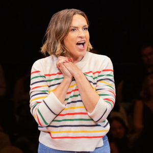 Video: Mariska Hargitay Brings EVERY BRILLIANT THING to The Knicks Championship Parad Photo