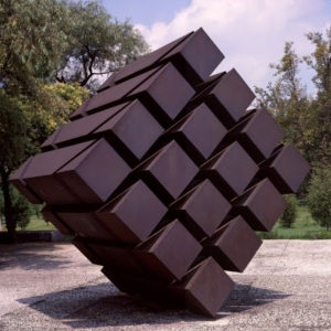 Dialogarán Sobre La Escultura Cubo De Herrumbre, De Fernando González Gort&a Photo