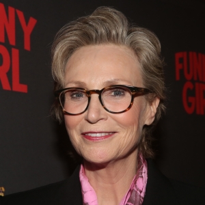Jane Lynch Will Host Glee Cast on CELEBRITY WEAKEST LINK Photo
