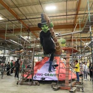 Photos: WICKED Float Comes to Pasadenas Rose Parade Photo