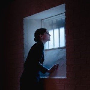 MRS. STERN WANDERS THE PRUSSIAN STATE LIBRARY Will Come to Edinburgh Fringe Photo