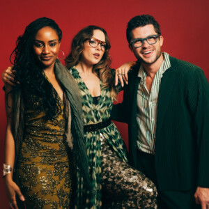 Exclusive: LITTLE SHOP OF HORRORS Alumni Strike Pose to Celebrate Milestone Run Photo