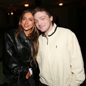 Photos: Tate McRae Visits Jake Shane at ALL OUT: COMEDY ABOUT AMBITION