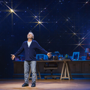 Review Roundup: Billy Crystal Returns to Broadway in 860 Photo