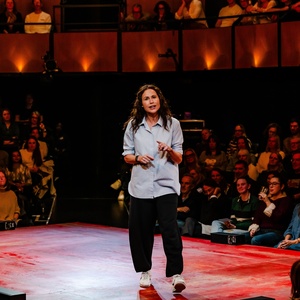 Photos: Minnie Driver in EVERY BRILLIANT THING @sohoplace Photo