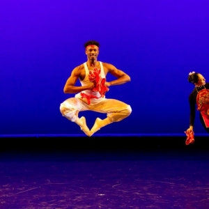 Nai-Ni Chen Dance Company Performs at Midwest Arts XPO Photo
