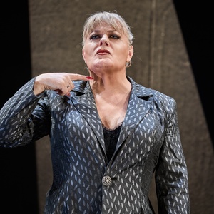 Photos: Eddie Izzard in THE TRAGEDY OF HAMLET at Sydney Opera House Photo