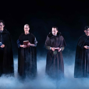 Photos: DRACULA: A COMEDY OF TERRORS at Ensemble Theatre Company Interview