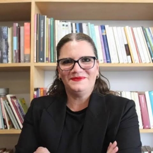 Charla En Torno Al Poemario Jardín Cerrado (Primera Nostalgia), De Beatriz Saavedra G