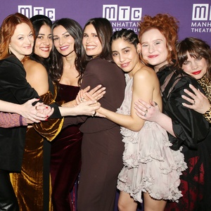 Photos: Anna Chlumsky, Julia Lester and More on the QUEENS Red Carpet Photo